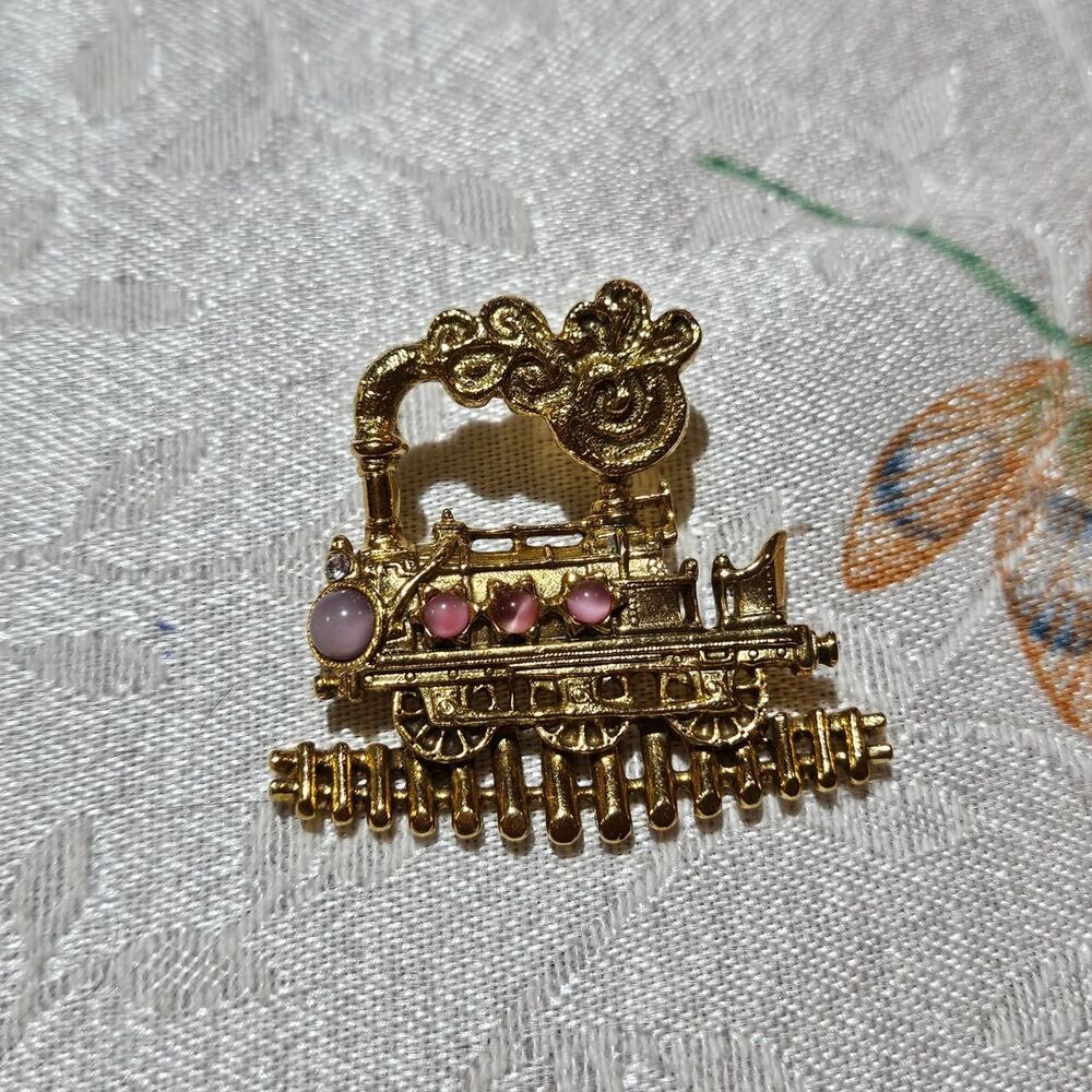 vintage whimsical twee train steam engine gold tone brooch